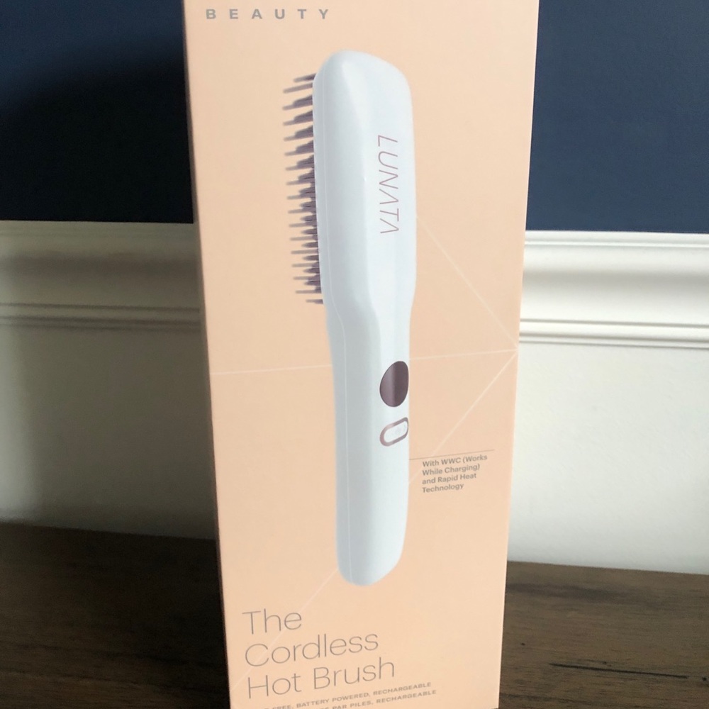 Lunata Cordless hot brush (NIB)